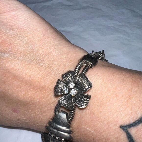 Vintage Silver Tone Large Black Stone with Flower and Rhinestone Embellishments - Picture 6 of 10